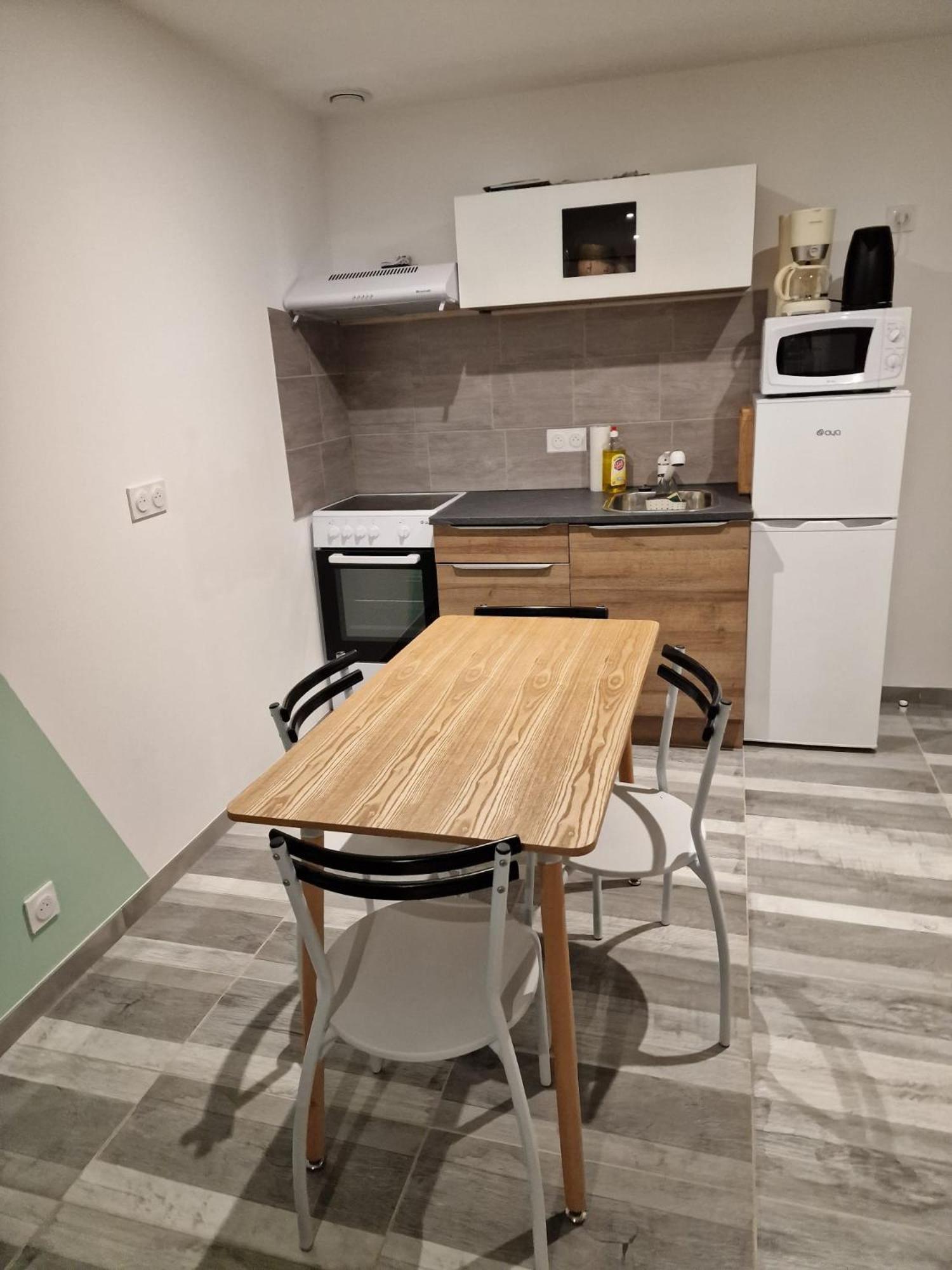 Comme A La Maison Gannat Exterior foto